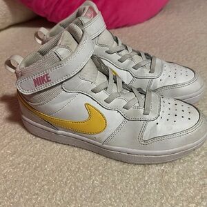 Girls 3Y Nike high top court shoes